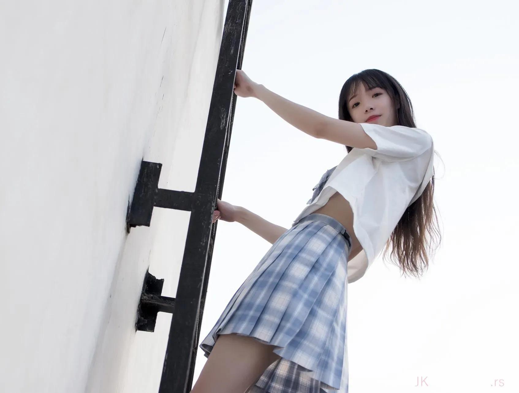 Moving Student Memory Look Vision