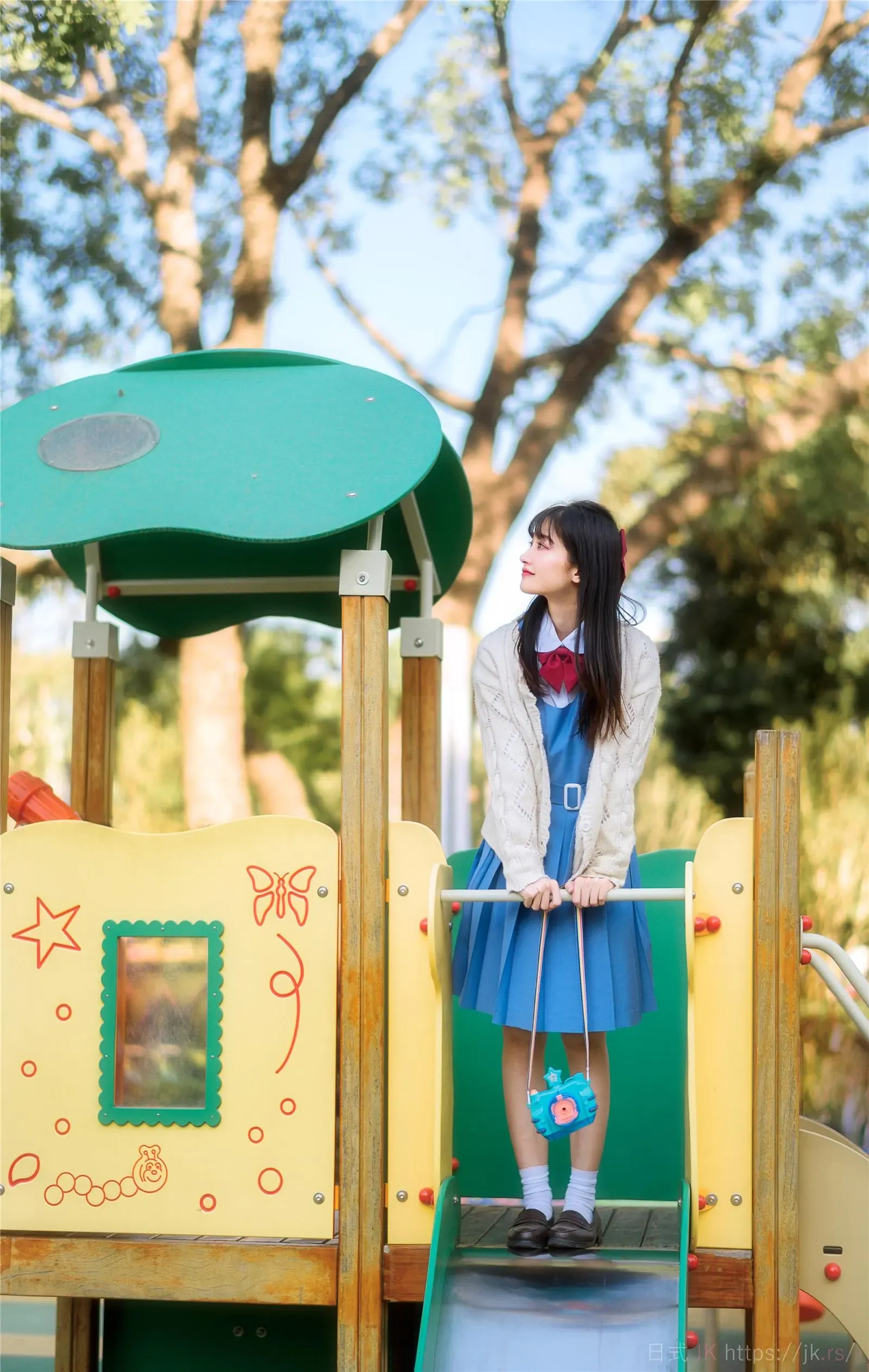 Simple Energetic Elegance Feature