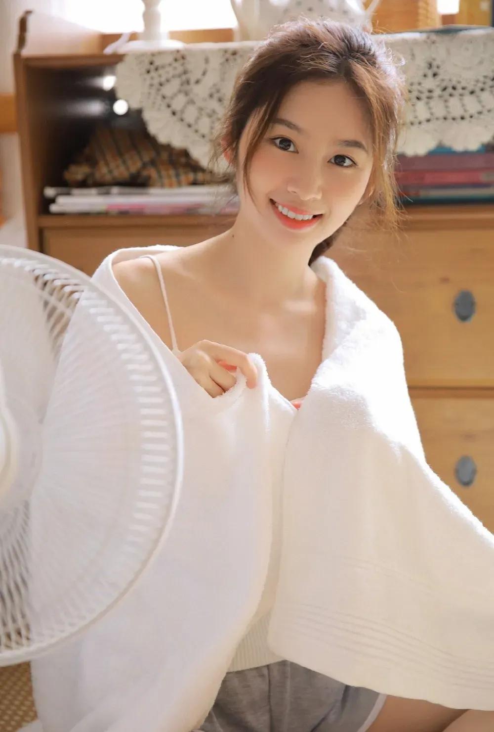 Stylish Summer Day Showcase School Life