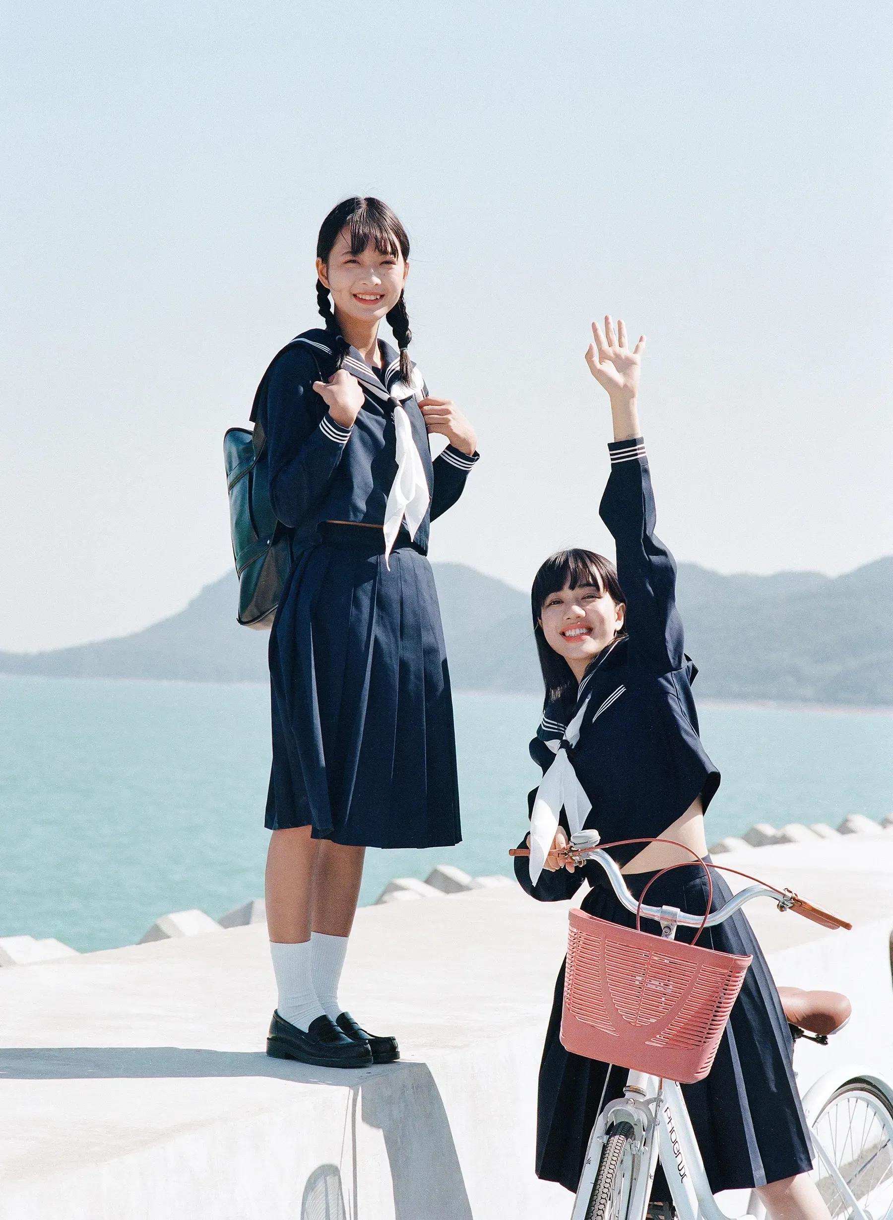 Sentimental Youthful Peek Golden Hour