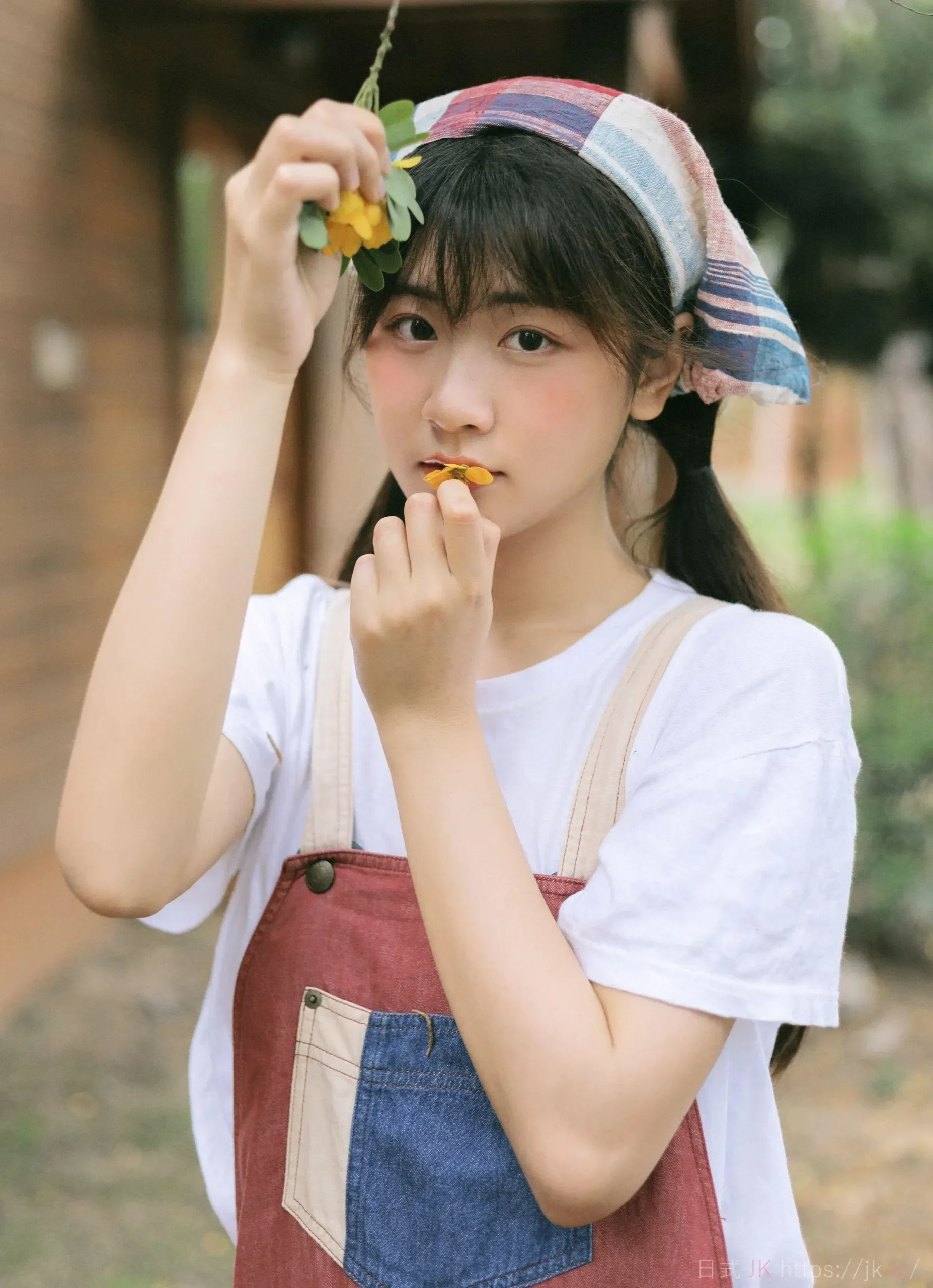 Sunshine Nostalgic Student Style Snapshot