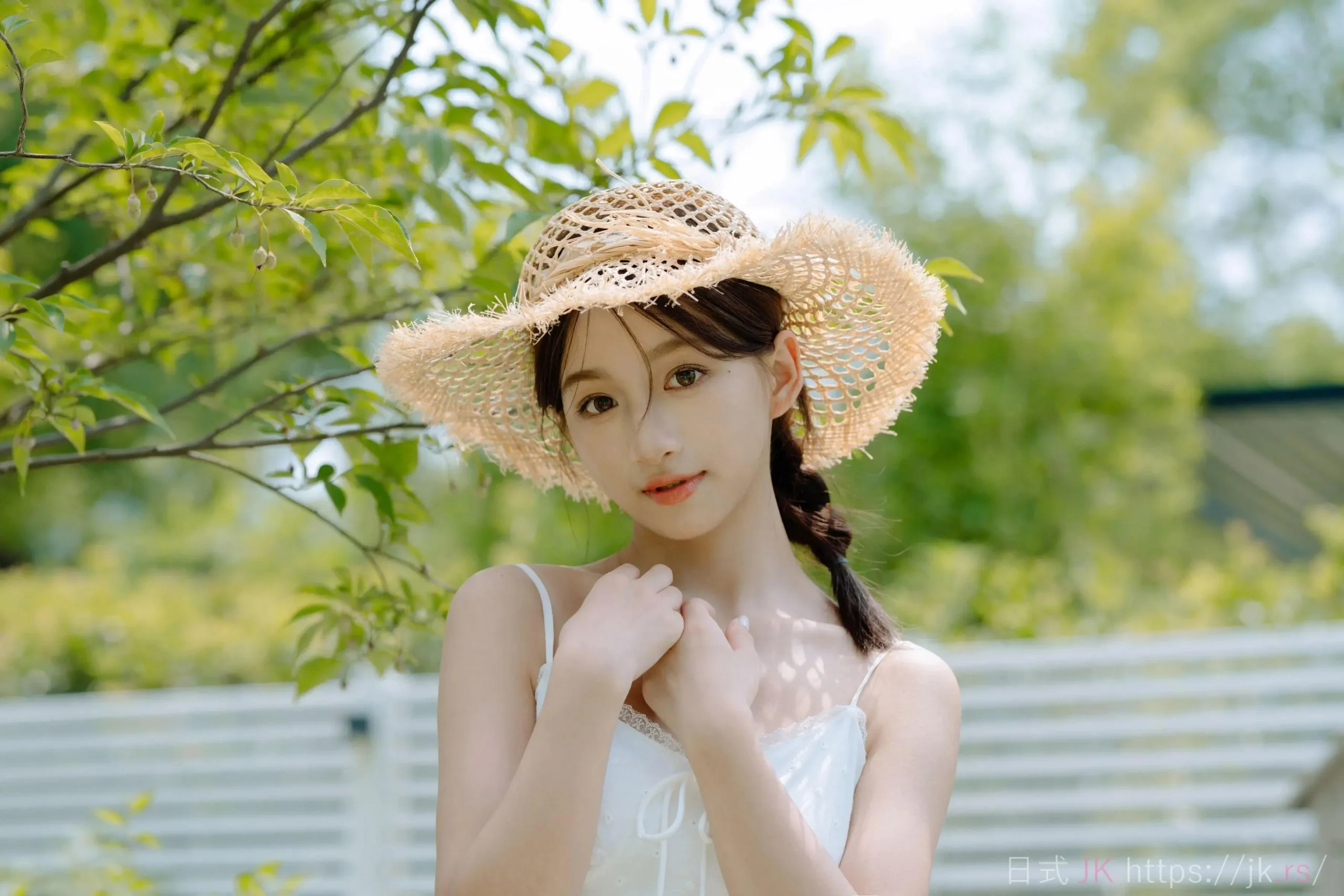 Straw Hat Gentle Moments