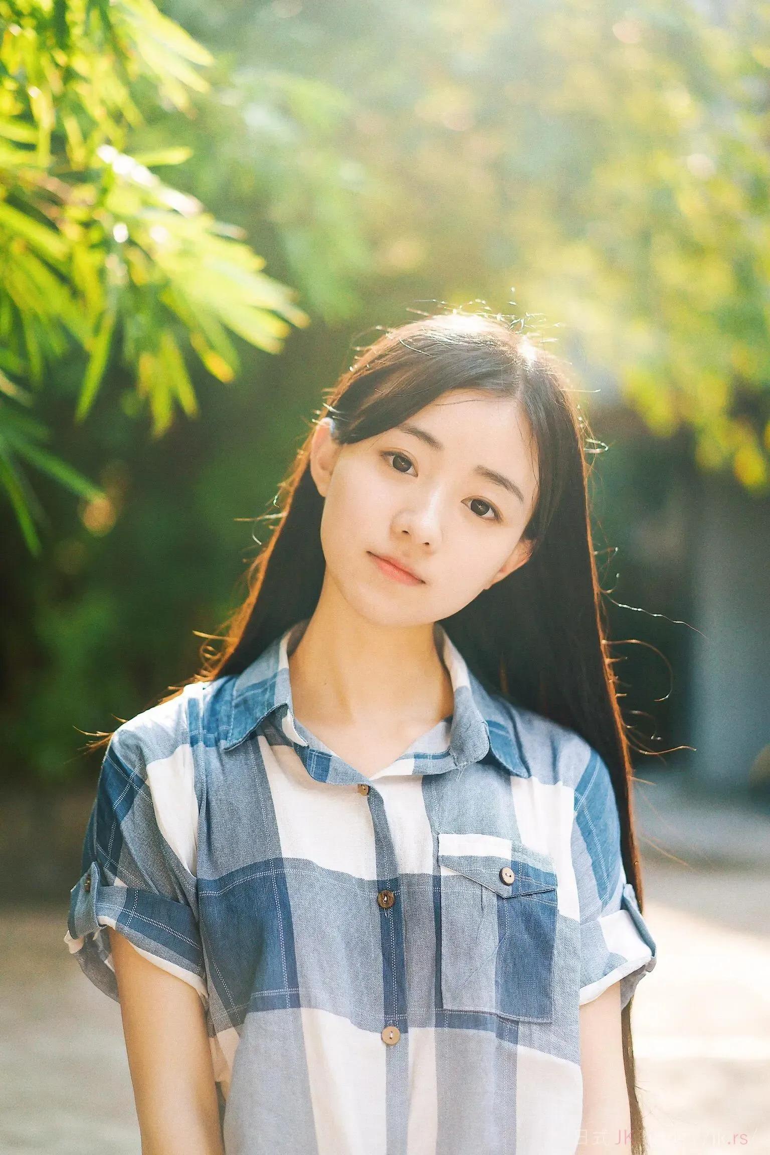 Trendy Young Collection Peek School Life