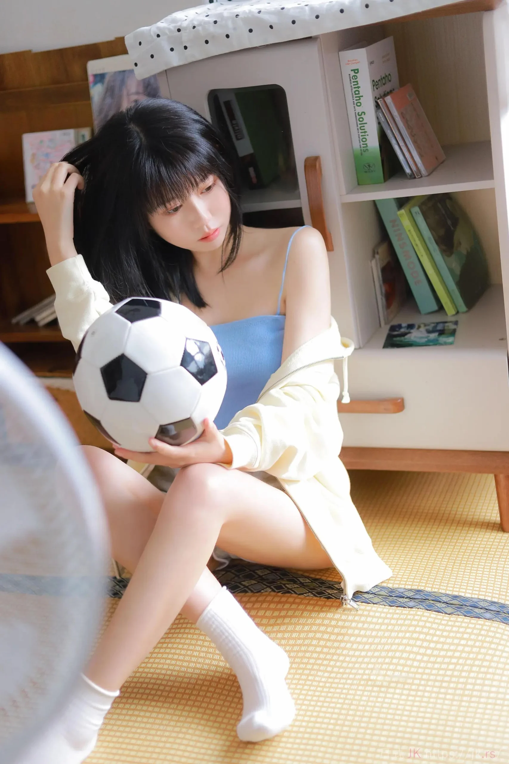 Heartfelt Girl Scene Snapshot Series