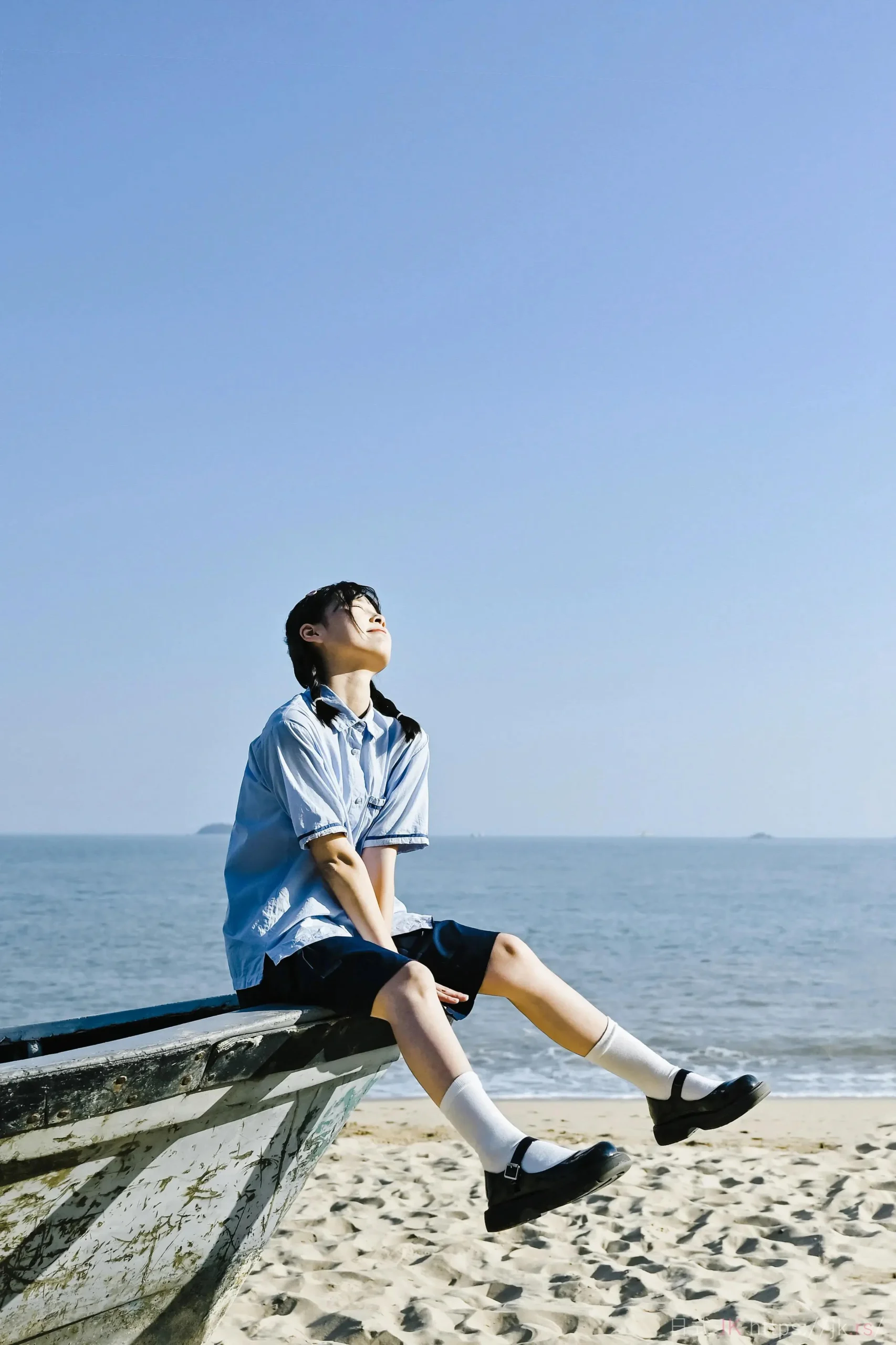 Minimalist Teen Charm Display School Culture